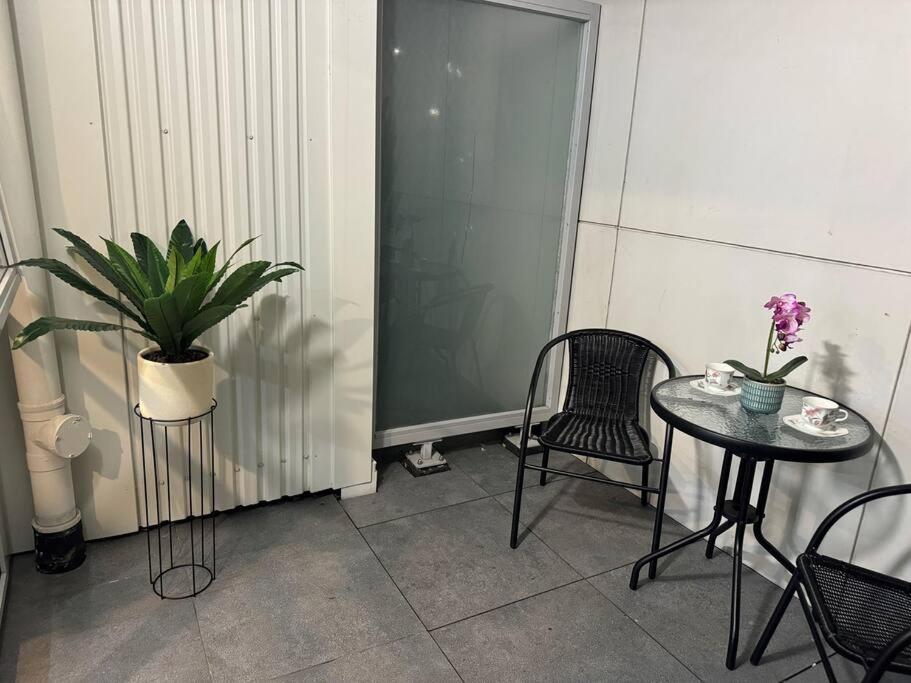 Stunning 3 Bd - 2 Bth City Apt - Pool & Carpark Auckland Exterior photo